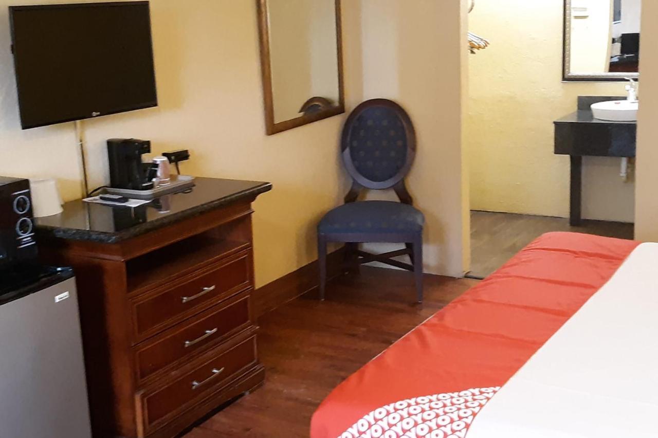 Super Value Inn Valdosta Eksteriør billede